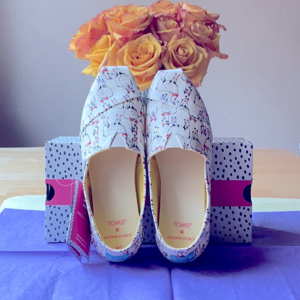 🦙🌸🦙TOMS  ALPARGATA WITH FLORAL LLAMAS PRINT 🦙🌸🦙